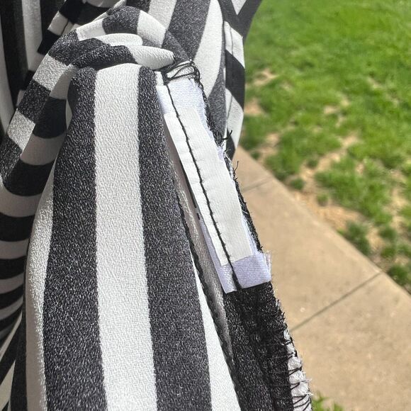 Bar III Striped Black White Front Tie Sleeveless Blouse - Picture 6 of 6